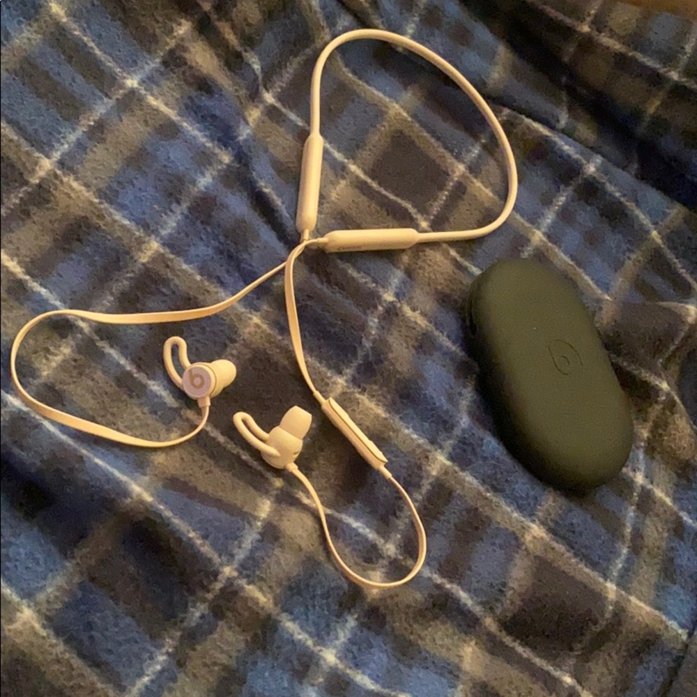 Light baby pink beats